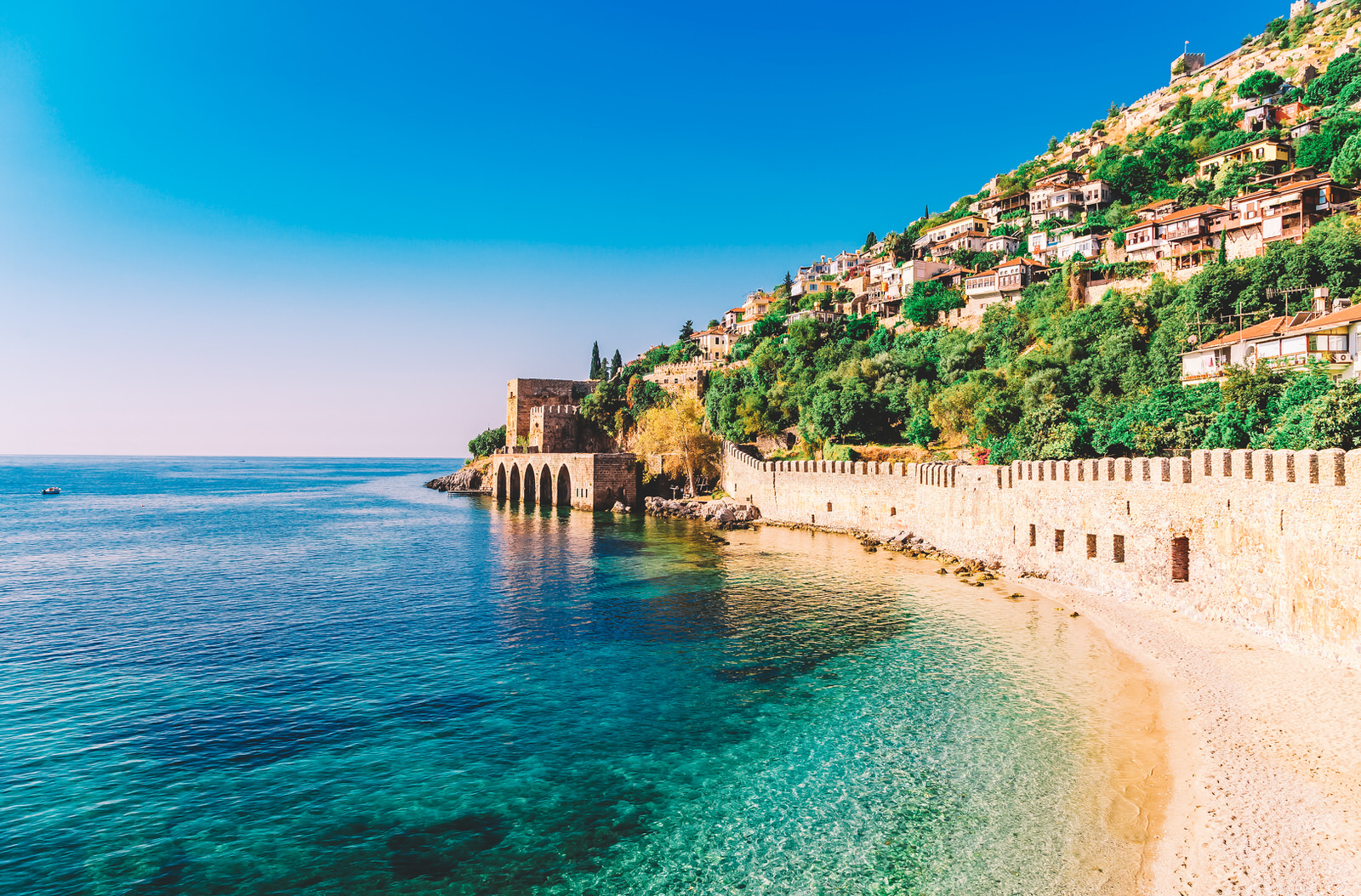 Die Burg von Alanya: Eine 800 Jahre alte Geschichte über dem Mittelmeer